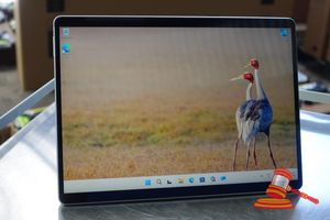 Microsoft Surface Pro 8, Model 1982, Intel Core I5-1145g7 Cpu 2.6ghz, 16gb Ram, 256gb Ssd, Minor Scratches On Screen, Os Installed, Untested, Sn: 0f00ndb224801j, An: Itt34354 (Some Marks / No Charger)