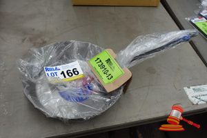 166 · 1 X SUNNEX BLACK IRON FRYING PAN, 25CM