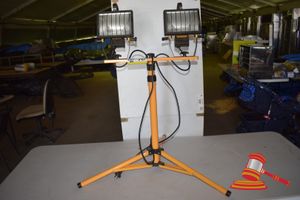 Unused Arlec Twin 500watt Work Lamp with Tripod Stand, Model HL21