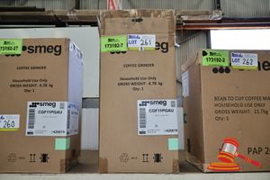 1 X SMEG COFFEE GRINDER, MODEL: CGF11PGAU, GROSS WEIGHT: 4.78 KG (POSS UNUSED, BOXED)
