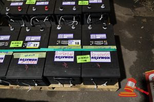 18 · 2 X KOMATSU BATTERY, 12V, 58D0601190, RC 440, CCA(A): 1425, REF.CA @0C; 1755, (UNTESTED), APPROX; 480MM D X 260MM W X 230MM H