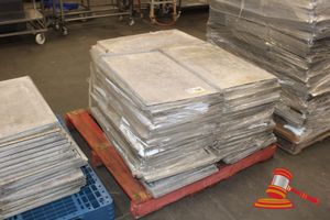 120 · 1 X PALLET OF APPROX 120 MOFFAT BAKING TRAYS. APPROX 450 X 730MM