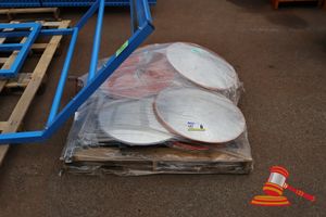 1 @ Pallet with Approx 9 @ 600mm diameter curved mirrors
