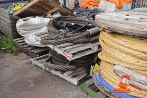 17 · 2 X WIRE SLINGS, 67.5T WLL