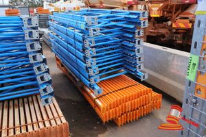 Qty of Heavy Duty Longspan Shelving 15 @ 2438mm high frames 64 @ 2743mm long beams