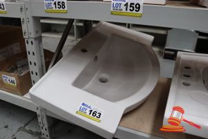 CERAMIC BATHROOM SINK, APPROX W760mm
