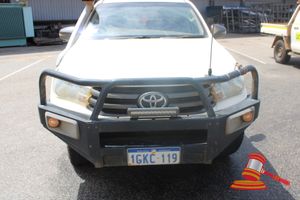 (ASSET ID: LV3017) 2017 TOYOTA HILUX DUAL CAB TRAY TOP AUTO, 4x4, ROOBAR, SERIAL# MR0KA3CD201204624, REG NO - 1GKC-119 (EXPIRED 19/7/2023) ODO - 134,698KMS (s836)