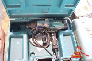 108 · 2x MAKITA IMPACT WRENCHES TW1000, IN CASES, 25.4mm, 1 INCH, 1200 W, 6.3 A, UNTESTED.