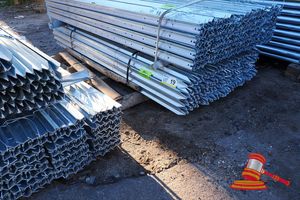 19 · GALVANISED STEEL POSTS, 200 x 1.8M