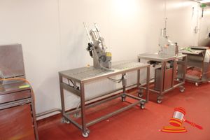 43 · SALA TECHNOLOGY ST CD 700 PNEUMATIC DOUBLE CLIPPER ON STAINLESS STEEL MOBILE ROLLER CONVEYOR TABLE. APPROX 1750 X 700 X 1700MM. NOTE: REMOVED FROM SERVICE 24TH JULY 2026