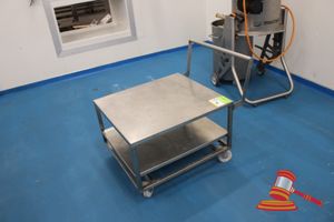 16 · STAINLESS STEEL 2 TIER TROLLEY. APPROX 900 X 670 X H500MM