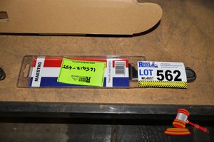 562 · MAESTRO 20CM CHEF KNIFE