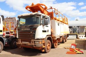 2016 Scania G400 Service Truck White, 8 x 4, Auto, Diesel Reg #: Unlicensed Eng #: 6893018, VIN:YS2G8X40005396169 Features: Lightbar, Toolboxes, Cable Reels With Cable, SRM9022 Radio. (*Key # 261, WP#4895*) Condition: **Missing Left Headlight, Damaged Grill, Rusted Wiper Blades, Damaged Rear End, Chipped Windscreen, Part Of Dash Missing.** Panel: FAIR, Paint: FAIR, Glass: POOR, Tyres: POOR Dash: POOR, Upholstery: FAIR, Floor: FAIR Overall Condition: FAIR