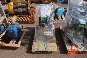 40 · 1 X PUMPS AUSTRALIA HIGH AIRLESS SPRAYER, FLOW 3.5 LTR @ 3000PSI, 240 VOLTS, STAINLESS STEEL FRAME, PISTON PUMP, POSS UNUSED