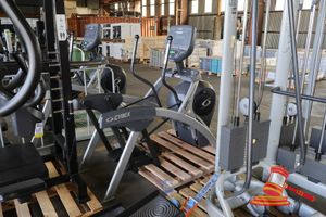 1 X Cybex Arc Trainer, Model: 625at, Sn:G0813625at083n, Some Marks, Approx; 1.7m L X 75cm D X 1.5m H, Untested, Poss Incomplete, On A Pallet