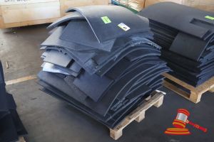 Approx 25 X Cut Up Black Rubber Floor Mats Of Assorted Sizes, On A Pallet