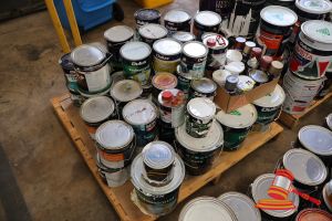 75 · PALLET OF VARIOUS PAINT CANS, INCLUDES: DULUX, VARIOUS COLOURS AND SIZES, SOME DAMAGED AND LEAKING