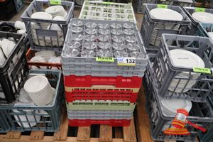 132 · APPROX 75 X WINE GLASS, IN 3 X COMMERCIAL DISHWASHER RACK, CLEAR GLASS