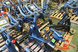 32 · SYNERGY SPIN BIKE, BLACK/GREY, (SOME MARKS / UNTESTED)