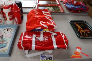 342 · BUNDLE WITH COCA-COLA BAGS AND TOWELS