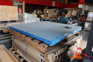 443 · SCALES PLUS SCALE, MODEL: NSB-1212-1500, MAX WEIGHT: 1500kgs, 1.5 x 1.5m, WITH HEAD UNIT AND FEET (NEEDS CALIBRATING)