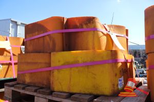 148 · 19 X LINER 400X400X250 SQR TOPDECK BEAM, L 120 X W 120 X H 70 (CM) YELLOW POLYURETHANE, STACKED ON PALLET (SOME MARKS), (B2572517)