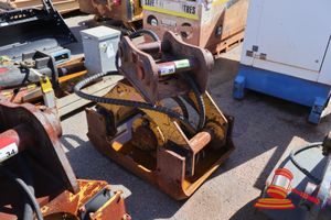 1 X Rnc Hydraulic Compactor Attachment, Model: Rnc 150 Pc, Sn:009621909, Mass 720kg,(Some Rust / Paint Loss)