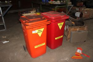 73 · 2 X SPILL KIT COMPONENTS IN WHEELIE BINS