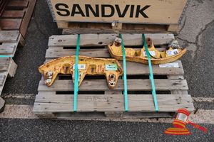 2 X Komatsu Track Frame Guards, Komatsu P/N:17a-30-17267, Suit Komatsu D-155, Approx; 620mm L X 280mm W, Some Marks/Rust On A Pallet