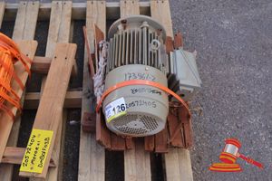 126 · 1 X WEG ELECTRIC MOTOR, MODEL: W22 MINING, FRAME: 112M, 4.0KW, 380/660V, 50HZ, 1445 MIN, P66 DUTY, 1 X TOSHIBA INTERNATIONAL MOTOR, 3-PHASE INDUCTION MOTOR, 415V, 4KW, MODEL; TSH-HEO1 (BOTH UNTESTED), ON A PALLET (S44#4974990022/B, DR#1757, YANDI)