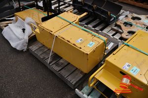 55 · 1 X KOMATSU DOZER D275A, D275AX FENDER COVER LH, P/N: 17M-54-55211, APPROX; 1.3M L X 750MM W X 360MM D, SOME MARKS/RUST, ON A PALLET
