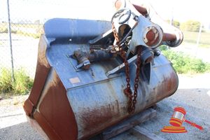 24 · 40T TILT BUCKET SERIAL# 13-71