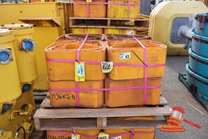 24 X Liner 400x400x250 Sqr Topdeck Beam, L 120 X W 120 X H 70 (Cm) Yellow Polyurethane, Stacked On Pallet (Some Marks), (B2572517)