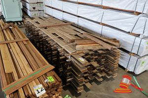3 · ROUGH SAWN TASMANIAN BLUE GUM- 153 @ 2.1- 3.5m - TOTAL 525Lm APPROX, TRANSPORT DIMS: 3700 x 1100 x 700mm