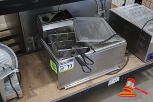73 · 1 X ROBAND HIGH PERFORMANCE DEEP FRYER, WITH LIDS AND 2 X BASKETS. 15AMP PLUG. APPROX 550 X 430 X H400MM