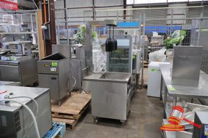 46 · 1 X H&K MMP MANUFACTURING COMMERCIAL CHIP DUMP, DUAL HANGING LIGHTS, SN:M001A000003154, MANUFACTURED 23/10/15, STAINLESS STEEL CONSTRUCTION WITH DRIP TRAY, (UNTESTED, SOME MARKS), APPROX; 800MM D X 1.8M H X 620MM W