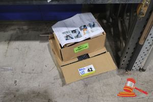 42 · 1 X DAYWALK POLYWOVEN TENSIONER, 1 X BOX OF APPROX 1000PCS POLY WOVEN BUCKLES,