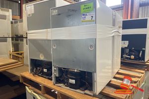 3 X Daewoo Refrigerator, Model: Fr-093r, 80l, 720mm H X 440mm W X 450mm D, 1 X Hisense Hrbf125, Approx; 480mm D X 500mm W X 760mm H, Some Marks, Untested, On A Pallet