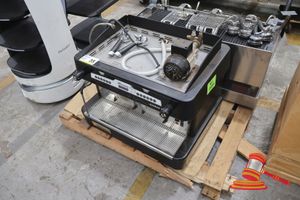 35 · FIAMMA QUADRANT 2 DSP TC BARISTA 2 GROUP COFFEE MACHINE - SERIAL:33093000167. 1 PHASE, 15 AMP, BLACK, ON COUNTER, 750MMW X 600MMD X 595MMH (744947)