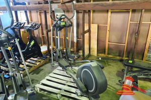 48 · 1 X SPORTSART FITNESS ELLIPTICAL CROSS TRAINER, MODEL: E822, CARDIOADVISOR, ACTIVZONE, ON A PALLET (UNTESTED)