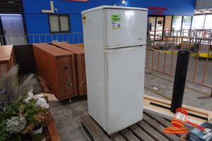 1 X Westinghouse Refrigerator/Freezer, Model: Rj200m, Sn:703860561, Approx; 1400mm H X 530mm W X 600mm D, 199l Total Capacity, Bad Odour, Untested (Some Marks)