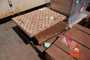 1 X Catpillar Rh Frame, P/N: 271925, Window To Suit, Approx; 1.2m W X 90cm D, Boxed, On A Pallet
