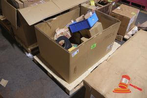 Approx 20 X Komatsu Parts, Warehouse Adjustment Picks, Board Ek3808, Core Bf4801, Shim Ty9293, Ethernet Switch 107942, Controller Bi, Boxed, Poss Unused, On A Pallet (S44#4974647014, Dr#1621)