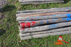 397 · BUNDLE OF 25 X JARRAH FENCE POSTS LOGS - 2.0 M LONG, 100mm DIAMETER