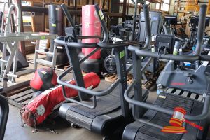 1 X Chasing Better Fitness Airrunner Curved Treadmill, Untested, Approx; 710mm W X 1.2m L X 1.2m H, Some Marks