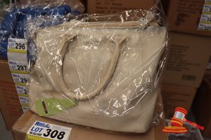 320 · BOX OF WINE COOLER BAGS