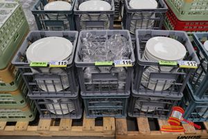 APPROX 50 X PLASTIC WINE/CHAMPAGNE GLASSES, CLEAR , IN 2 X MILK CRATES