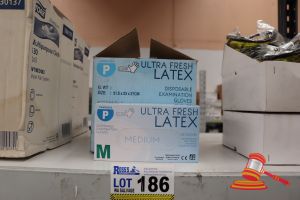 186 · BOX OF POWDERED DISPOSABLE GLOVES, SIZE: M
