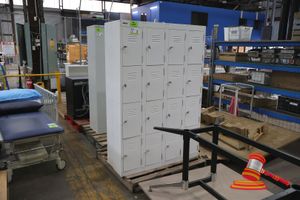 1 X AUS FILE WHITE METAL LOCKER UNIT, 4 COLUMN X 4 TIER, 16 COMPARTMENTS WITH VENTILATION SLOTS AND INDIVIDUAL LOCKS, L1200 X W450 X H1800 (SOME MARKS)