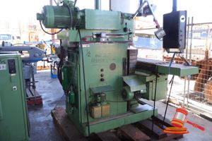 14 · TOS KURIM HORIZONTAL BORING MILL, MODEL: FGS 32/40, YEAR: 1988, SN:23300559, MACHINE NUMBER: MM13 404-013, APPROX 2.5M H X 1.6M D X 2.2M W (SOME MARKS / UNTESTED), ON A PALLET, 1 X TOS KURIM POWER SUPPLY FOR FGS 32/40 VERTICAL MILLING MACHINE , SN:23300559, 1988, 415V 50HZ 40A 16KVA, (UNTESTED), APPROX; 570MM W X 800MM D X 1.3M H, ON A PALLET, 1 X TOS KURIM POWER SUPPLY FOR FGS 32/40 VERTICAL MILLING MACHINE , SN:23300559, 1988, 415V 50HZ 40A 16KVA, (UNTESTED), APPROX; 570MM W X 800MM D X 1.3M H